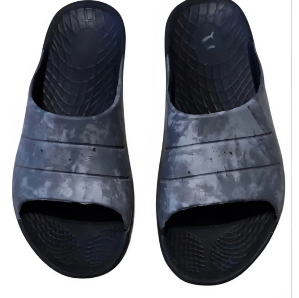 Reel Legends Gray and Black Slide Sandals